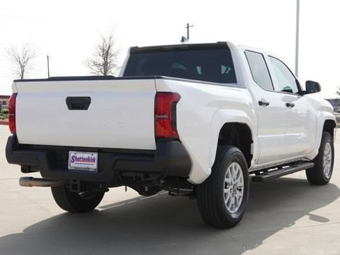 Used 2025 Toyota Tacoma SR image 9