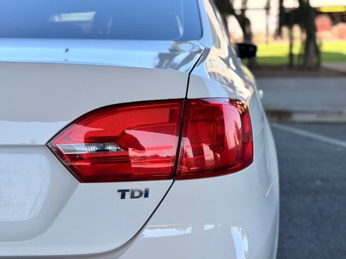 Used 2013 Volkswagen Jetta TDI FWD image 15