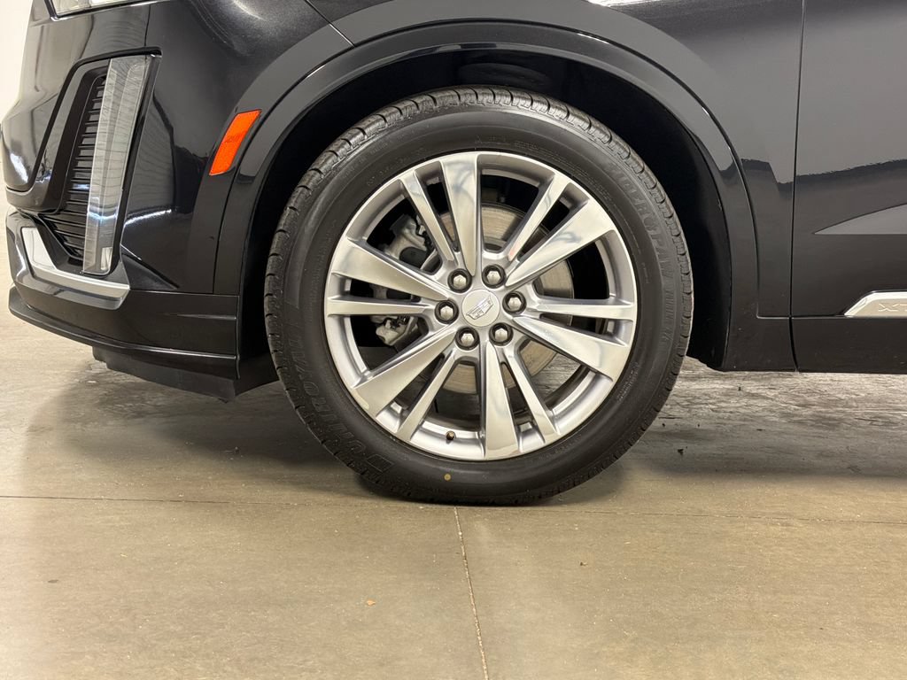 Used 2023 Cadillac XT6 Premium Luxury FWD image 11