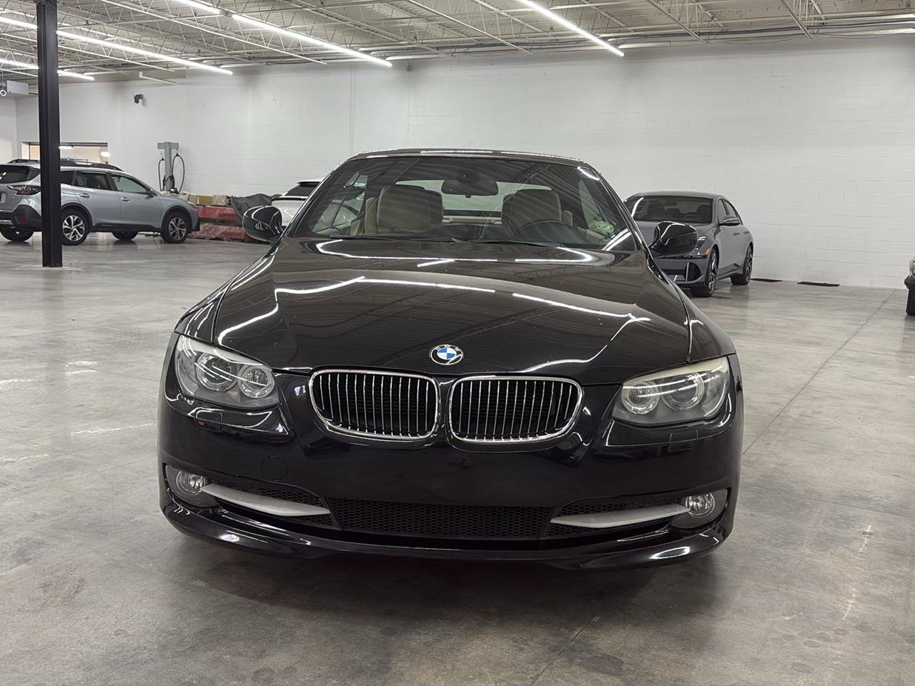 Used 2011 BMW 328i Convertible w/ Premium Pkg RWD image 3