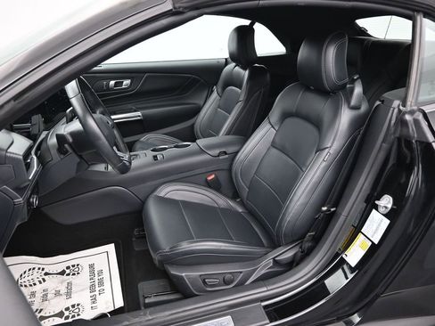 Used 2025 Ford Mustang Premium image 11