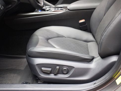 Used 2024 Toyota Camry XSE image 39