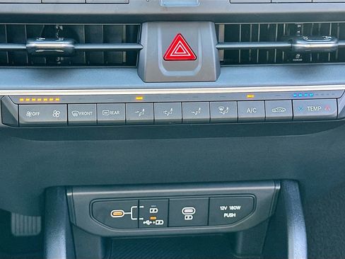 New 2025 Kia K4 LXS image 15