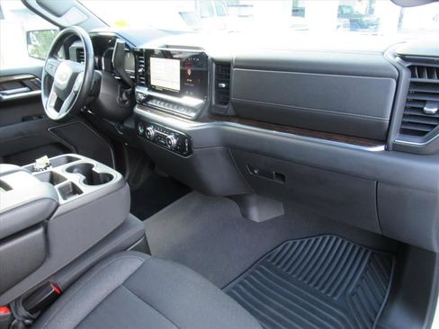 Used 2022 GMC Sierra 1500 Elevation image 12