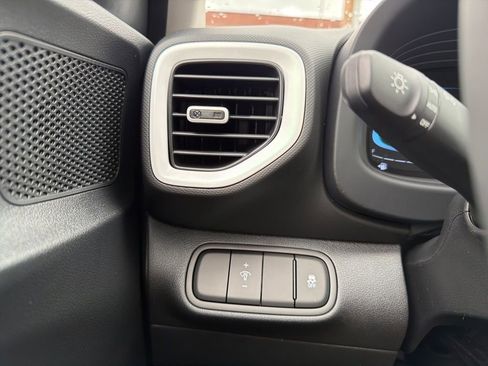 New 2026 Hyundai Venue SEL FWD image 28