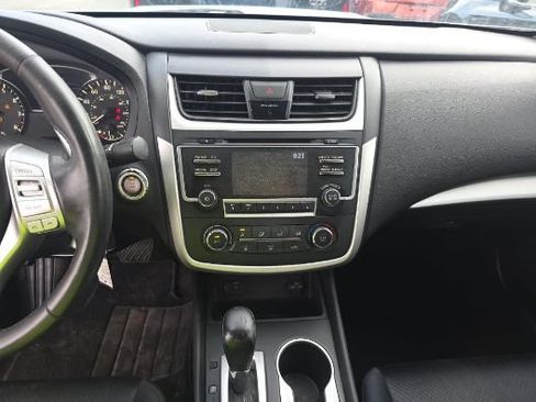 Used 2017 Nissan Altima 2.5 SR FWD image 9