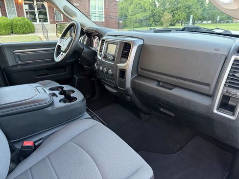 Used 2021 RAM 1500 Classic SLT RWD image 27