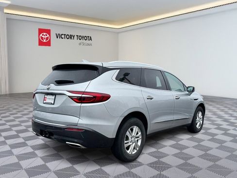 Used 2021 Buick Enclave Essence w/ Sound and Sites Package image 4