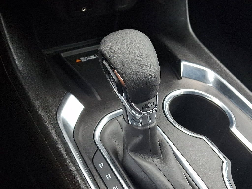 Used 2023 Chevrolet Traverse LT AWD/4WD image 19