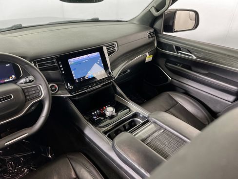 Used 2022 Jeep Wagoneer Series II w/ Flexible Seating Group image 23