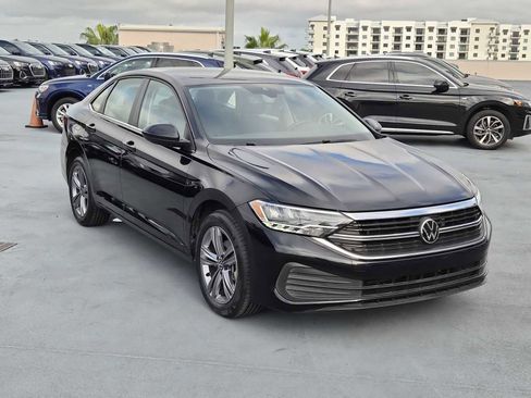 Used 2023 Volkswagen Jetta SE image 8