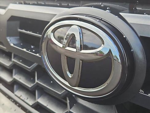 Certified 2025 Toyota Tacoma TRD Off-Road w/ TRD Off Road Upgrade Package AWD/4WD image 30