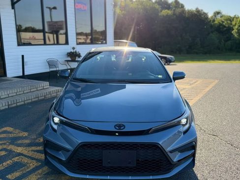 Used 2023 Toyota Corolla SE FWD image 2