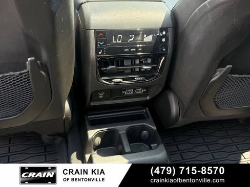 Used 2023 Jeep Grand Cherokee L Limited w/ Luxury Tech Group II AWD/4WD image 28