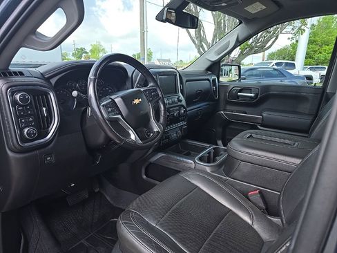 Used 2019 Chevrolet Silverado 1500 LTZ AWD/4WD image 15