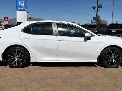 Used 2024 Toyota Camry SE FWD image 2