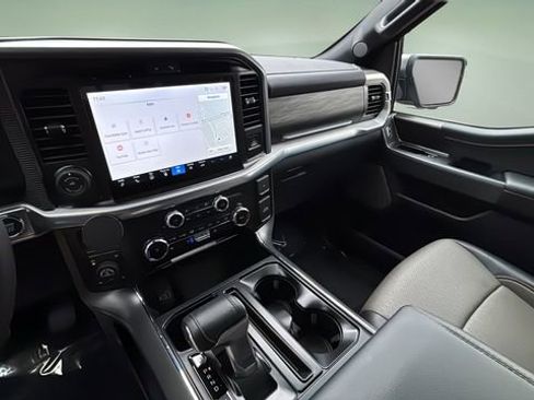 Used 2025 Ford F150 Lariat w/ Equipment Group 502A High image 24