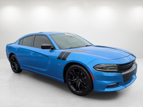 Used 2018 Dodge Charger R/T w/ Blacktop Package image 3