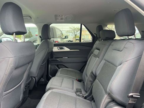 Used 2026 Ford Explorer Active AWD/4WD image 16