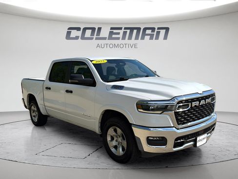 Used 2025 RAM 1500 Big Horn AWD/4WD image 7