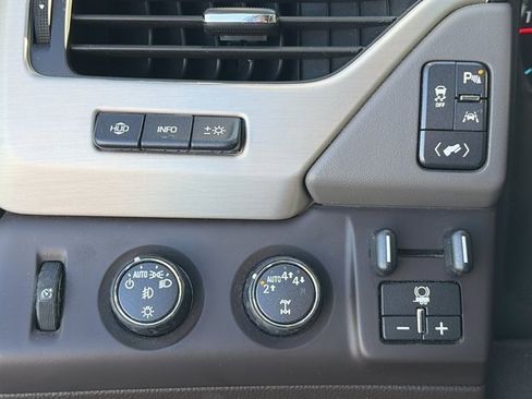 Used 2018 GMC Yukon Denali w/ Open Road Package image 23