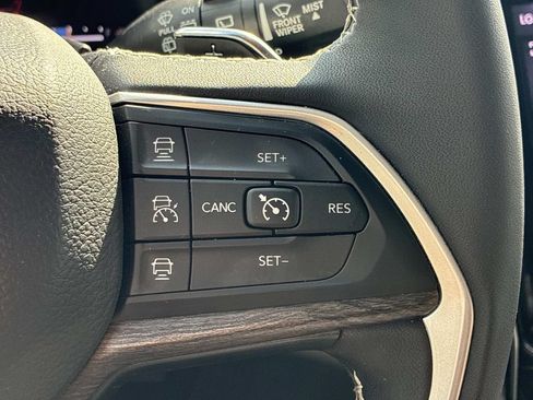 Used 2023 Jeep Grand Cherokee 4WD 4xe image 35