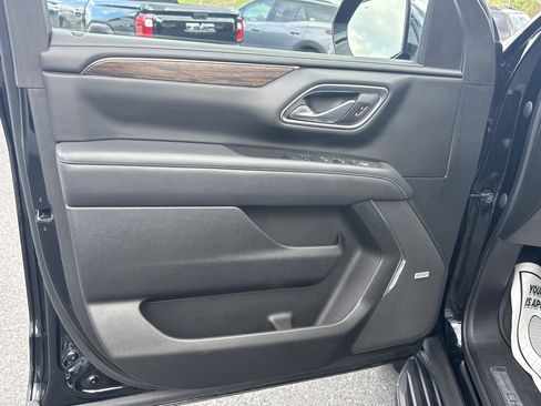 Used 2023 Chevrolet Suburban Premier w/ Advanced Technology Package image 15