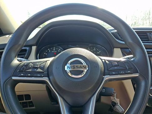 Used 2017 Nissan Rogue S image 18