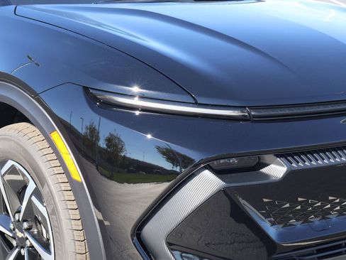 New 2026 Chevrolet Equinox EV LT w/ Comfort Package image 3