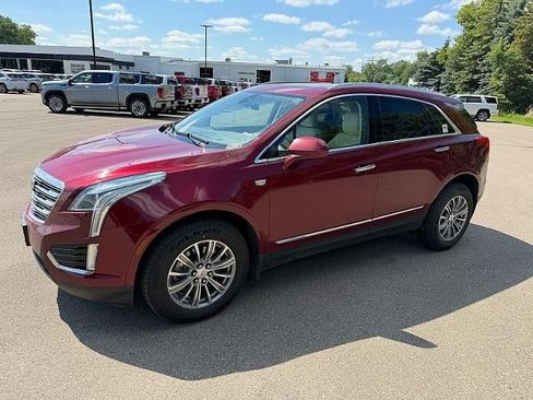 Used 2017 Cadillac XT5 Luxury w/ Driver Awareness Package FWD image 3