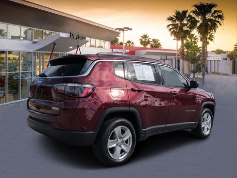 Certified 2022 Jeep Compass Latitude w/ Convenience Group image 3