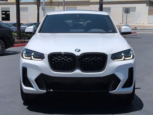 Used 2025 BMW X4 xDrive30i w/ Premium Package AWD/4WD image 3