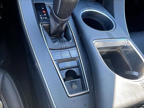 Used 2019 Toyota Avalon Touring image 33