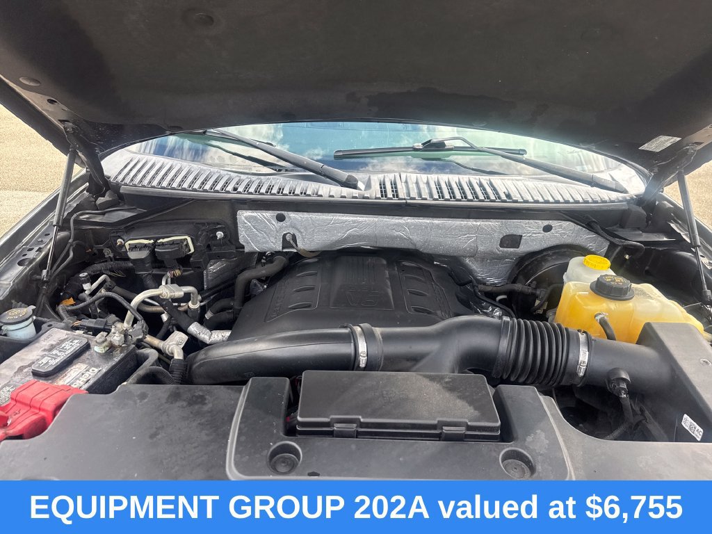 Used 2016 Ford Expedition EL XLT w/ Equipment Group 202A RWD image 31