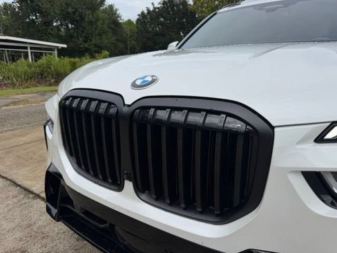 Used 2026 BMW X7 xDrive40i w/ M Sport Package AWD/4WD image 2