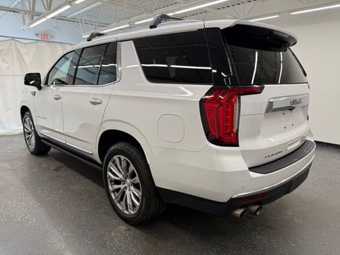 Used 2021 GMC Yukon Denali w/ Denali Premium Package image 4