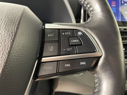 Used 2021 Toyota Highlander Platinum AWD/4WD image 9