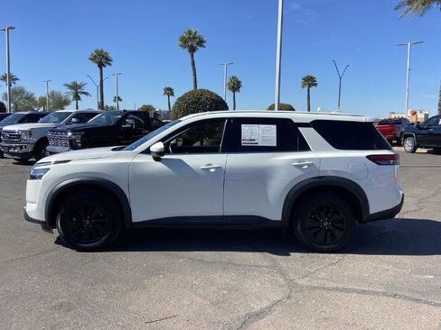 Used 2022 Nissan Pathfinder S image 4