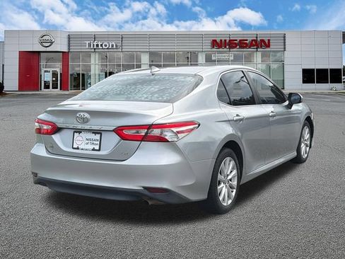 Used 2020 Toyota Camry LE FWD image 7