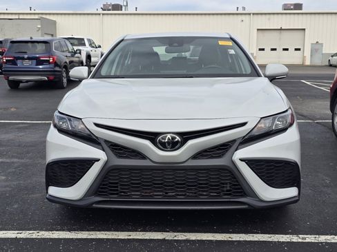 Used 2023 Toyota Camry SE w/ Convenience Package FWD image 2