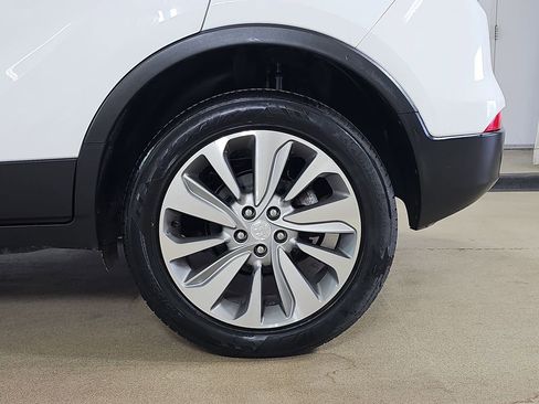 Used 2020 Buick Encore Preferred w/ Safety Package image 38