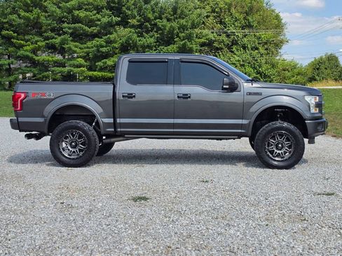 Used 2015 Ford F150 Platinum w/ Equipment Group 701A Luxury AWD/4WD image 4