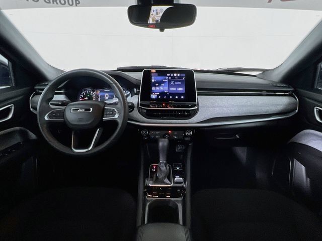 Used 2025 Jeep Compass Sport AWD/4WD image 23