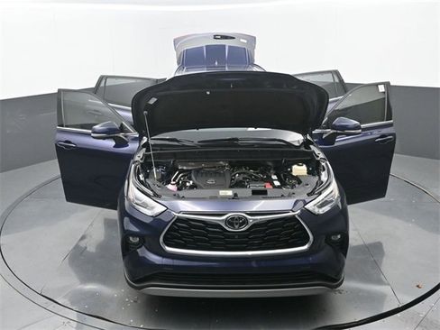 Used 2023 Toyota Highlander Platinum image 38