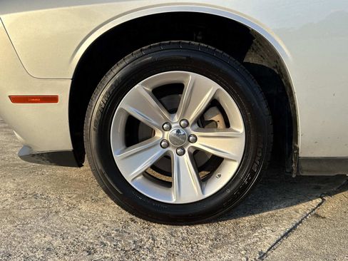 Used 2023 Dodge Challenger SXT image 4