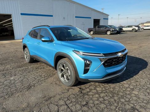 New 2026 Chevrolet Trax LT w/ Driver Confidence Package FWD image 34