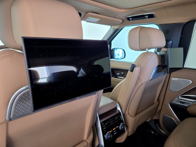 Certified 2025 Land Rover Range Rover Autobiography AWD/4WD image 14