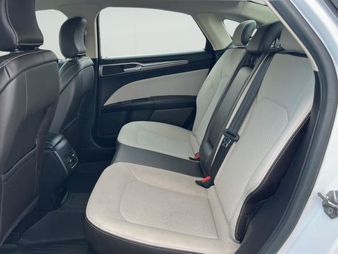Used 2019 Ford Fusion SE w/ Equipment Group 151A FWD image 15