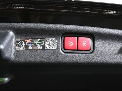 Certified 2025 Mercedes-Benz C 300 4MATIC Sedan image 33