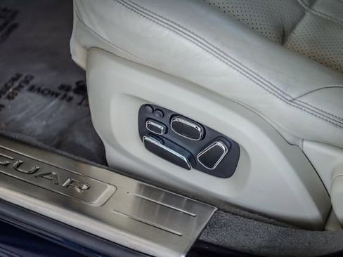 Used 2015 Jaguar XJ L Portfolio image 44